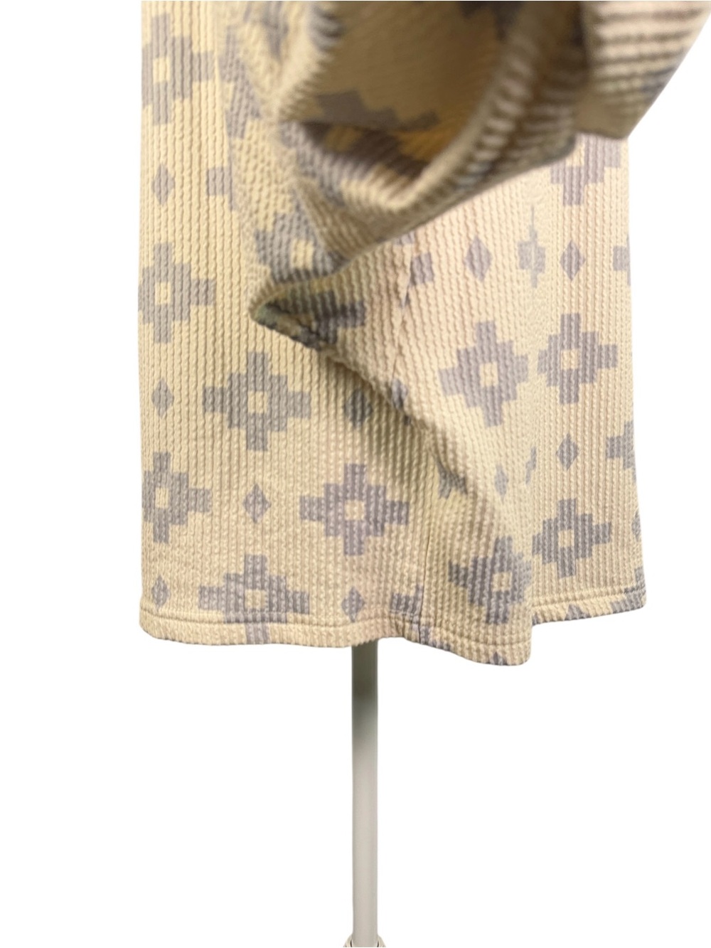 Sterling Kreek Cream Knit Top Batwing Sleeves & Gray Geometric Print Size L Boho - Picture 4 of 10
